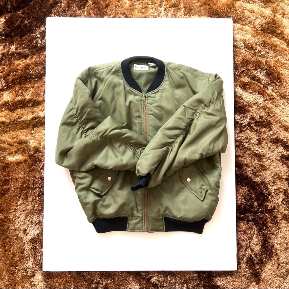 Bomber jacket
